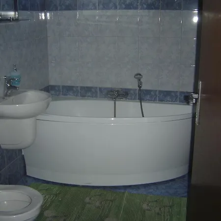 Rogalo Guest house