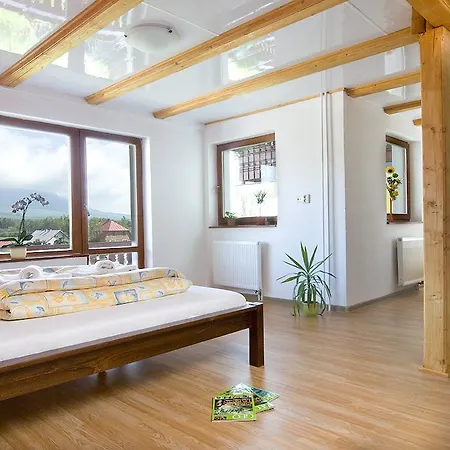 Rogalo Guest house Svit