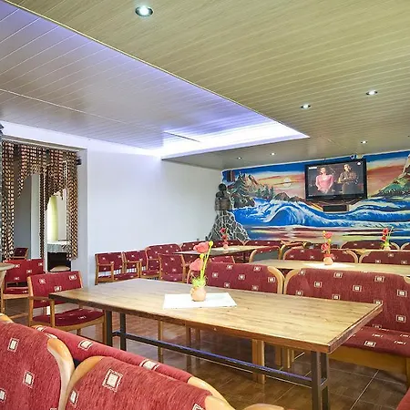 Rogalo בית הארחה 4*