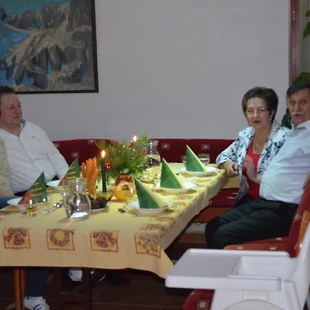 Rogalo בית הארחה 4*